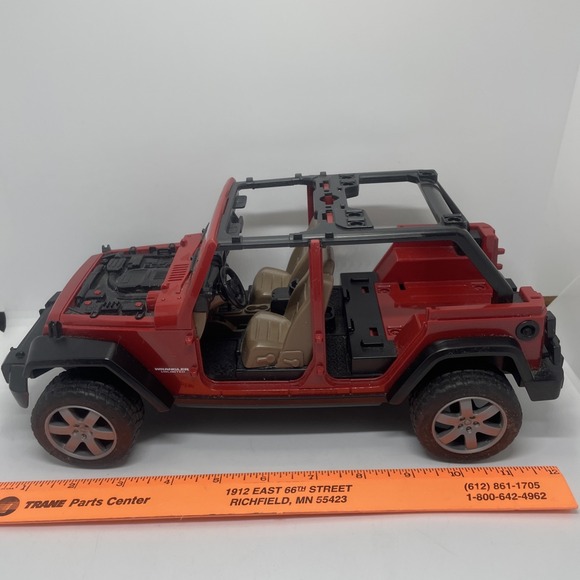Bruder Red Jeep Wrangler Rubicon 2014 *MISSING DOORS*seats Top Tailgate - Picture 4 of 16